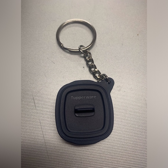 Tupperware Micropro Grill Keychain - Picture 2 of 4